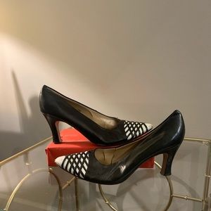 Vintage “Jasmin” heels black and white lattice sz 33 (7.5)